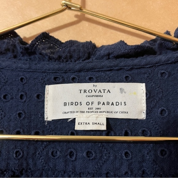 Trovata Birds Of Paradis | Jessica Wrap Top Eyelet Lace Blouse Navy Blue Size XS - Picture 3 of 10